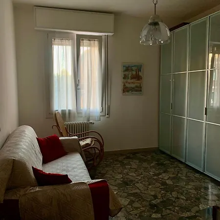 Comfortable 2 Bedroom Suitable 2-5 Pax * Bolonia