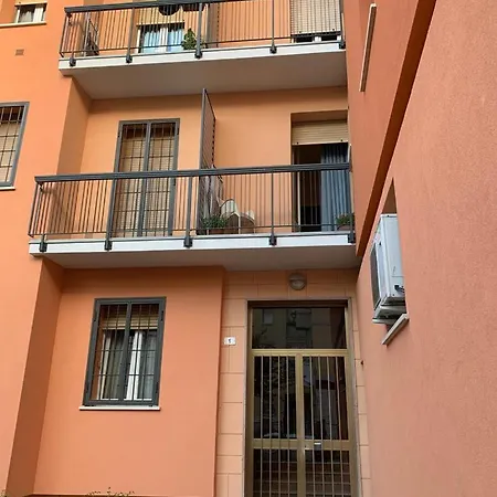 Comfortable 2 Bedroom Suitable 2-5 Pax * Bolonia